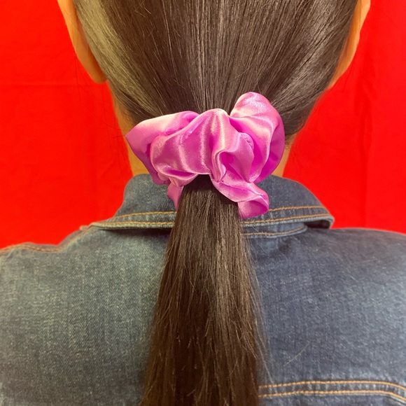 @klmsluxeylocks Handmade Hair Scrunchies $6 $8 $15 $30(support small businesses) - Picture 17 of 17